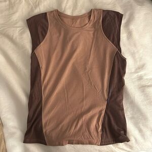 Lululemon tshirt - hiking collection